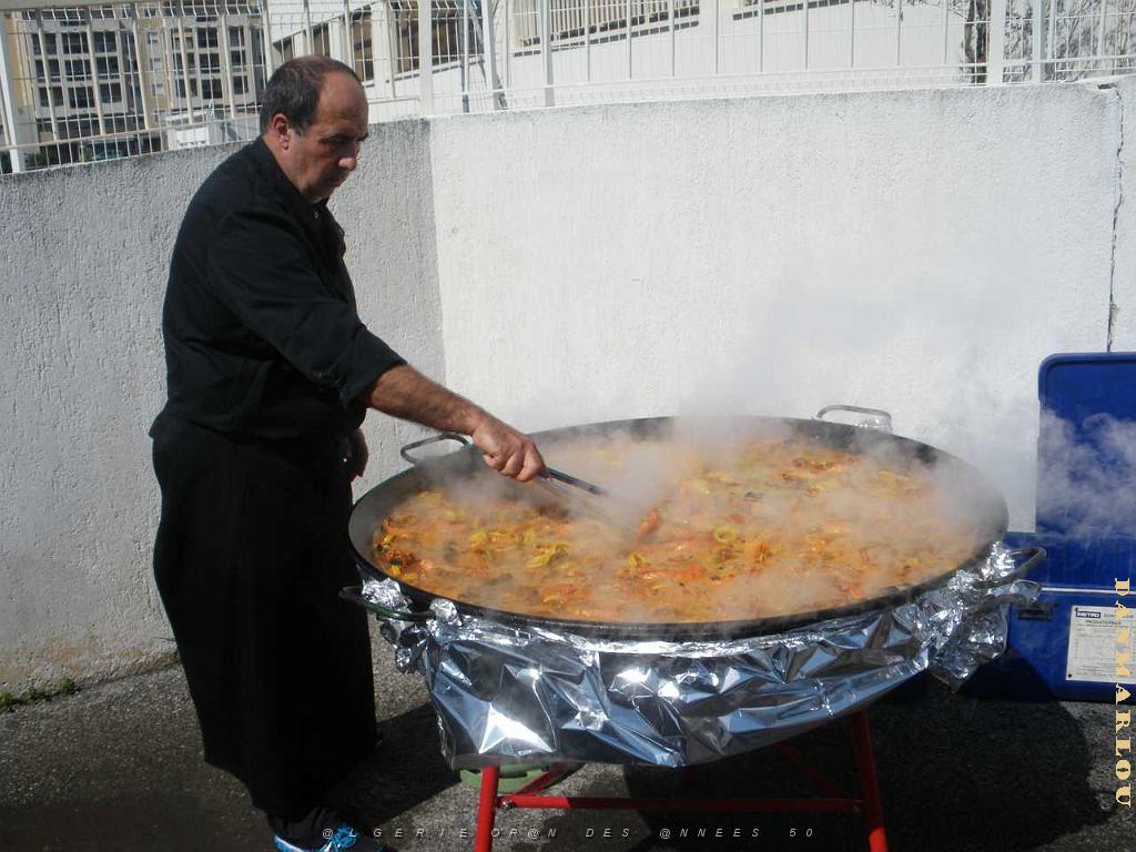 2015 04 06 AVRIL ST LAURENT DU VAR PAELLA AVEC L ALFAN  (2).JPG